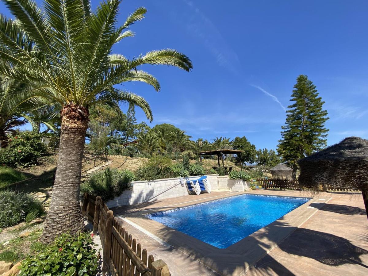 Las Palmeras Pizarra Exterior photo
